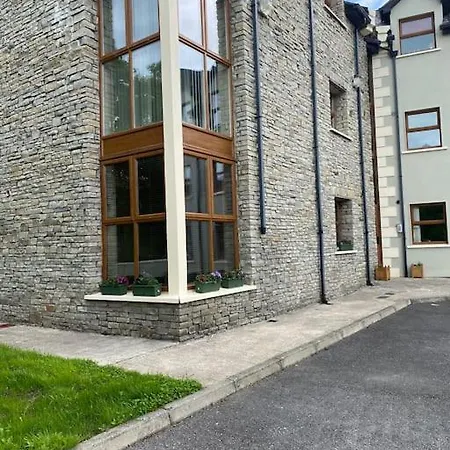 Apartmán Glengesh Court. Town Centre. Ardara