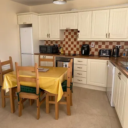 Apartmán Glengesh Court. Town Centre. Ardara